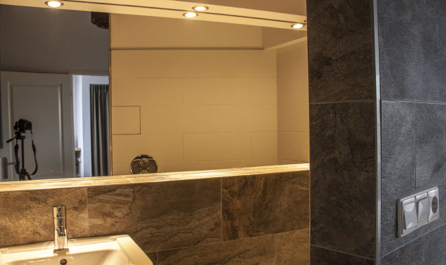 spiegel-badkamer-inbouwspot